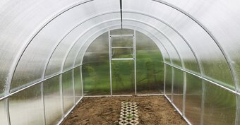 Predám nový hliník/polykarbonátový skleník 2,5 x 2 m - 2