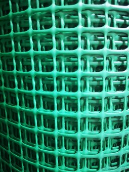 Plastové pletivo 1,2x25m zelené a čierne - 2