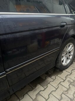 BMW diely e39 dvere Touring orientblau - 2