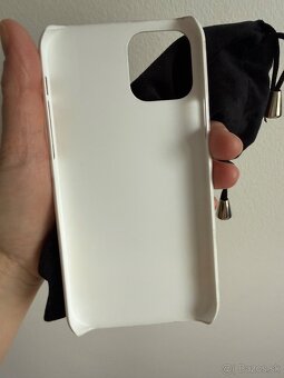 Kryt Burga na iphone 12 - 2
