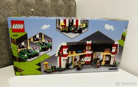 Lego Minecraft Red Barn - 2