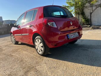 Renault Clio - 2