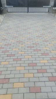 Zámková dlažba 6 CM,, 230 M2 cca,, - 2