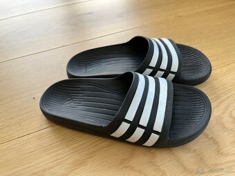 Adidas šľapky - 2