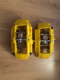 6 piestikove brzdy brembo - 2