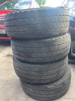 215/70R15c - 2