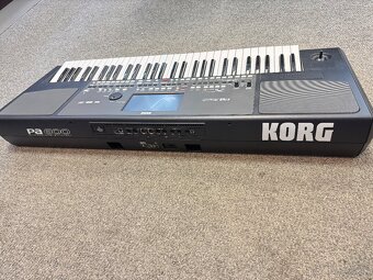 Klavesy Korg Pa 600 - 2