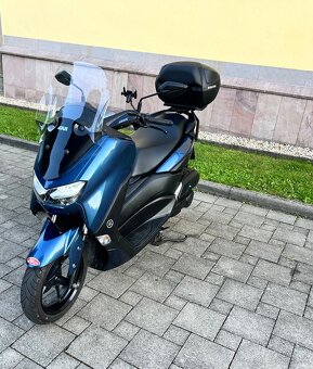Skúter YAMAHA NMAX 125 - 2023 , 4000km - 2
