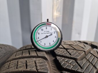 255/40 R21 Pirelli Scorpion Winter - 2