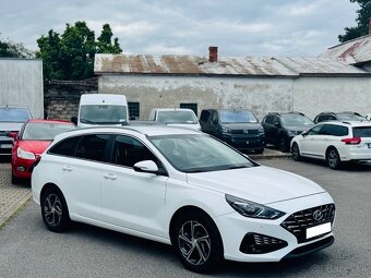 Hyundai i30 CW 1.6 CRDi Family / Odpočet DPH / - 2