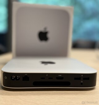 Predám Apple Mac Mini s čipom M2, strieborný - 2