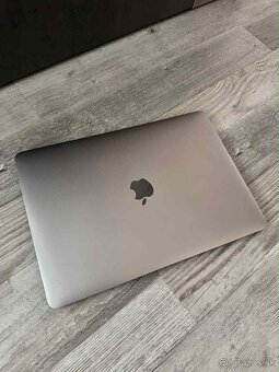 MacBook Pro 13” (2020) – Intel i7 / 8 GB RAM / 500 GB SSD - 2