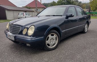 Predám Mercedes Benz E320i 4-Matic automat - 2