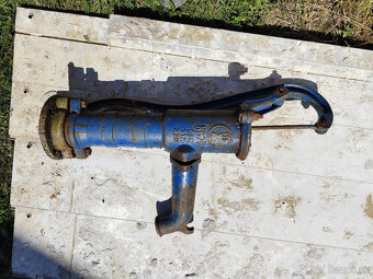 Predám používanú, zachovalú ručnú pumpu - 2
