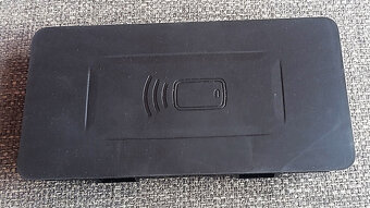 odkladacia priehradka s NFC na BMW - 2