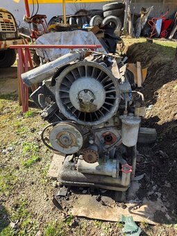 Predám motor na Tatra 148 na ND - 2