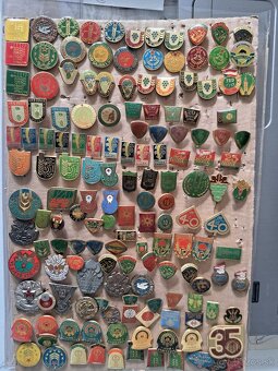 Predám odznaky 1 - 2