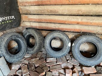 Predám pneu 265/75R16 - 2
