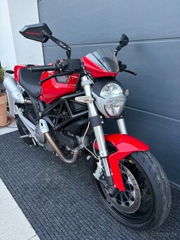 Ducati Monster 696+ - 2