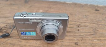 Olympus FE 220 - 2