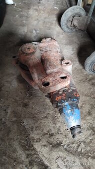 Predam nahradne diely na Zetor 8011 - 2