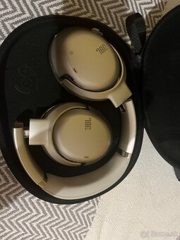 JBL Tour ONE M2 sluchadla - 2