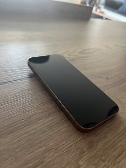 Apple iPhone 16 Pro - 2