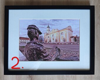 Predám vitrinu a obrazy TOPOĽČIAN - 2