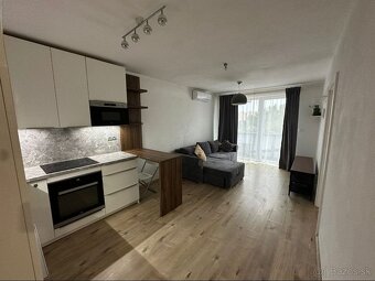 Ponúkame na predaj moderný 2-izbový byt s klimatizáciou, pri - 2
