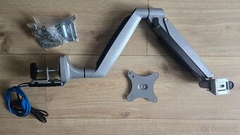 Predám drziak na monitor s USB+3.5 mm jack - 2