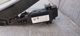 Predám plynový pedál Golf,Passat ,Octavia 2,Superb 2 - 2