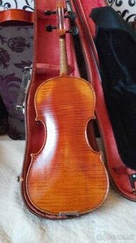 Predam cele husle 4/4 Pekny majstr.kusok,Cena v popise - 2