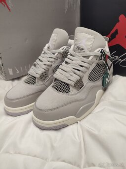 Air Jordan 4 Retro Frozen Moments - 2