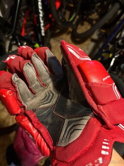 Hokejové rukavice - 2