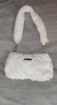 malá biela chlpatková - 2