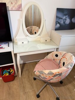Kozmeticky stolik IKEA - 2