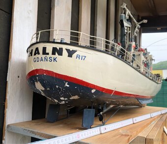 Model lode Veľký R-17 Halny 1:50 - 2