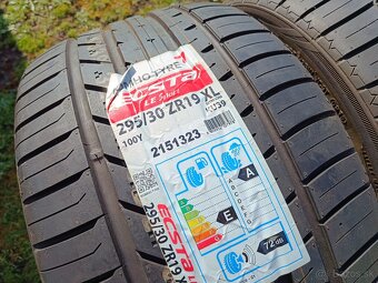 Letné pneumatiky 295/30 R19 Kumho 2ks - 2