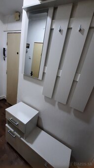 Predam predsienovu zostavu- skrinka a vesiak so zrkadlom - 2