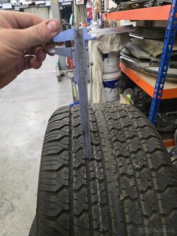 295/50 R15 pneu - 2