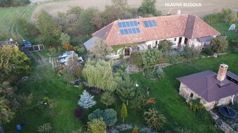Sebestačný vidiecky statok s viacerými stavbami na samote - 2