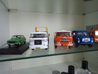 Zberateľské modely áut retro nákladiaky + škoda - 2