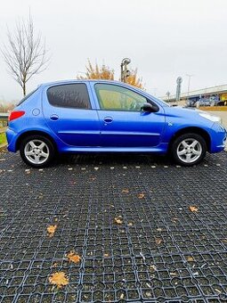 Peugeot 206+ 1.4 benzín - 2