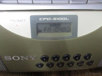 SONY  CFD-S100L - 2