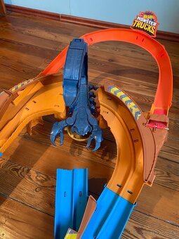 Hot Wheels Monster Trucks - Bodnutie Škorpióna - 2