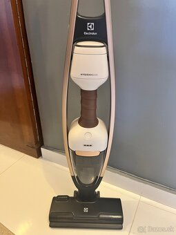 Tyčový vysávač Electrolux ES62P25WET 600 Wet - 2