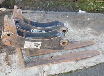 Paletizacne vidly Komatsu - 2