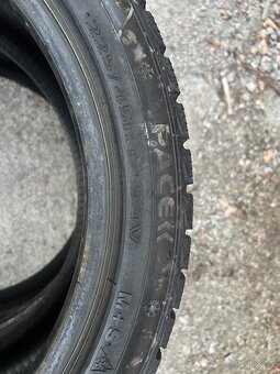 Pace 225/45/R17 - 2