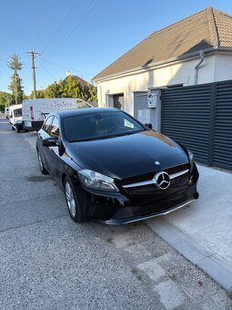 Mercedes Benz A220 4Matic benzín - 2