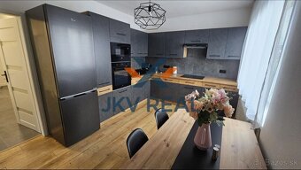 LUXUSNÝ, komplet zrekonštruovaný 2-izbový byt v centre mesta - 2